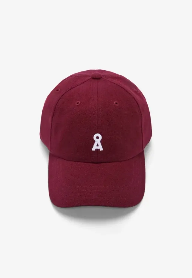Yenaas Bold W Velvet Red Cap Rot Strapback Onesize