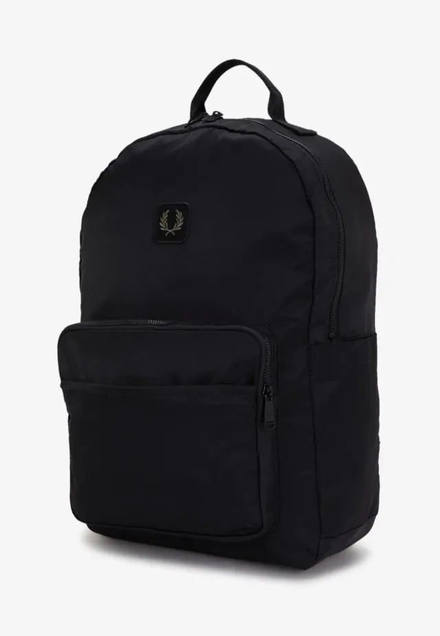 Impericon Crinkle Nylon Black Rucksack 20-29l schwarz