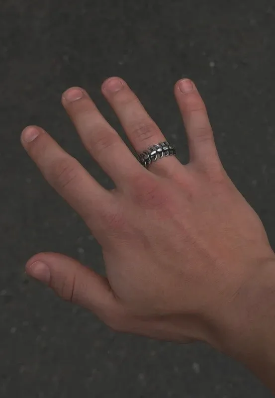 Impericon Stainless Spine Silver Ring Silber